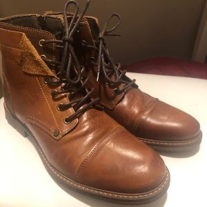 Men’s size 10 Bull Boxer leather boots